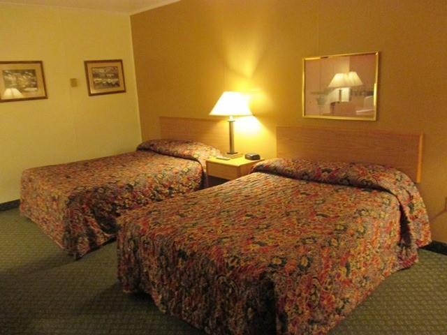 Red Carpet Inn & Suites Ebensburg Room photo